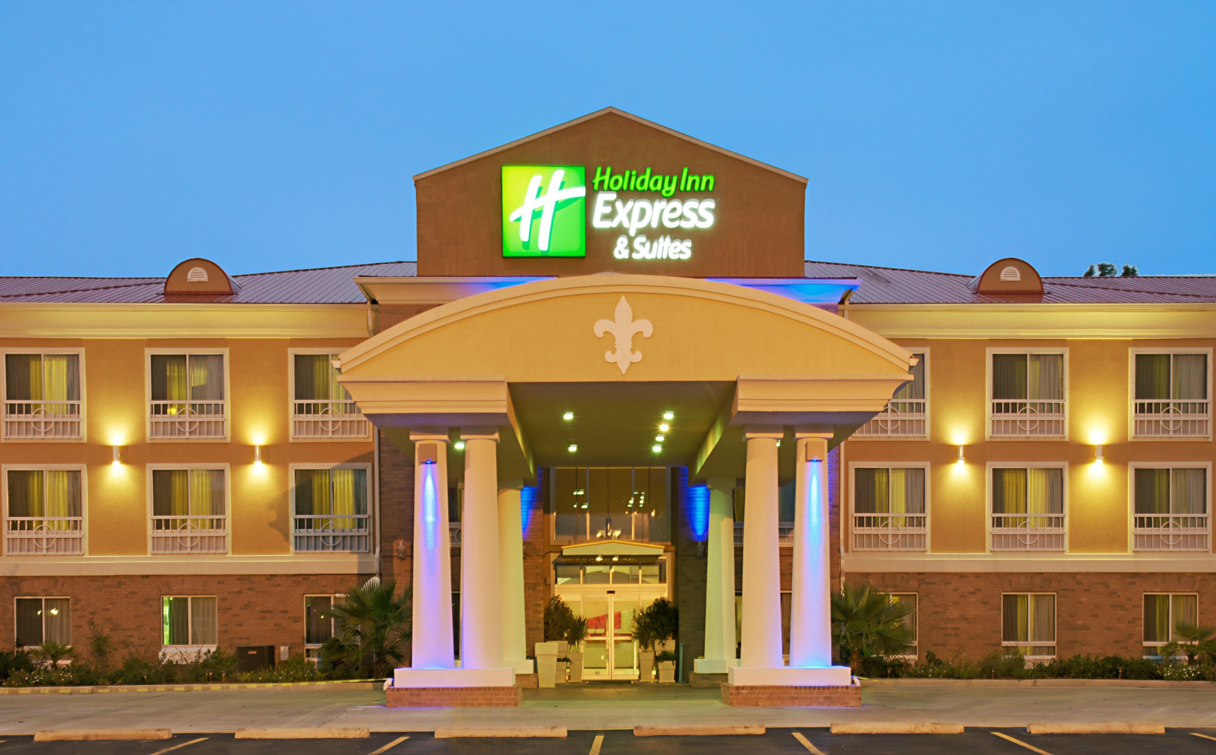 Holiday Inn Express & Suites Alexandria, An Ihg Hotel Exterior photo